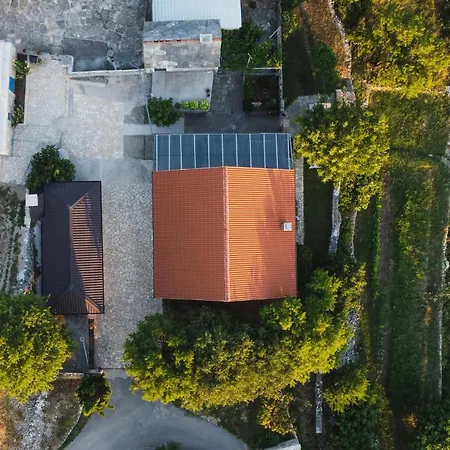 2 Bedroom Beautiful In Popovici Vakantiehuis Popovici (Sibenik-Knin)