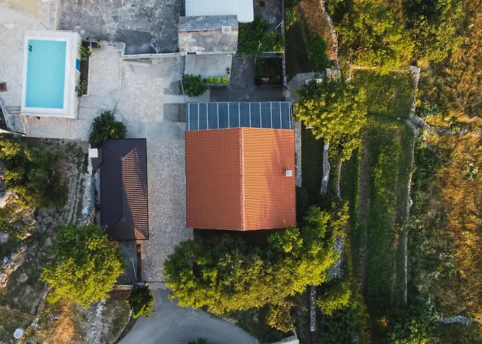 2 Bedroom Beautiful In Popovici Vakantiehuis Popovici (Sibenik-Knin)