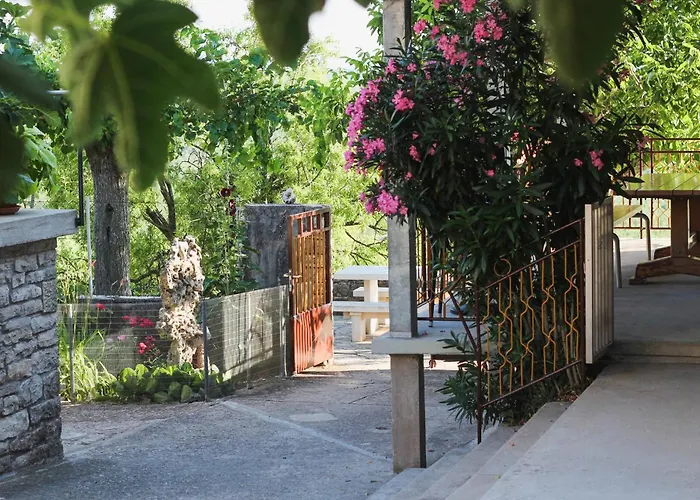 2 Bedroom Beautiful In Popovici Popovici (Sibenik-Knin)