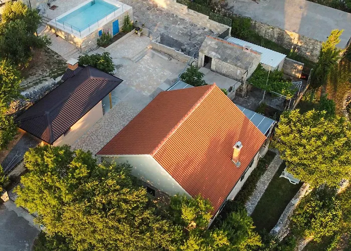 2 Bedroom Beautiful In Popovici * Popovici (Sibenik-Knin)