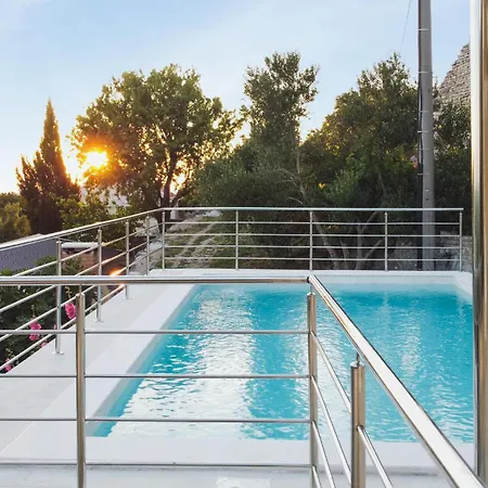 Ferienhaus 2 Bedroom Beautiful In Popovici *