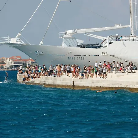 2 Bedroom Beautiful In Popovici *